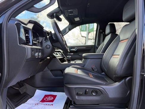 Used 2025 GMC Sierra 1500 AT4 w/ AT4 Premium Package image 12