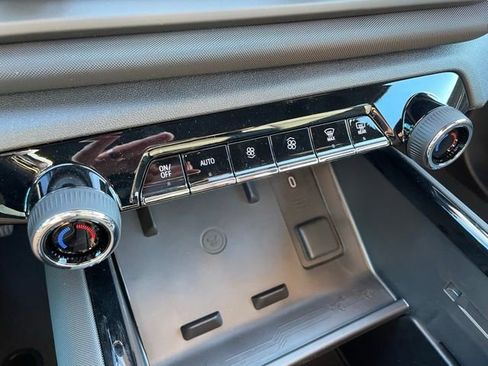 New 2025 Chevrolet Silverado EV LT image 24