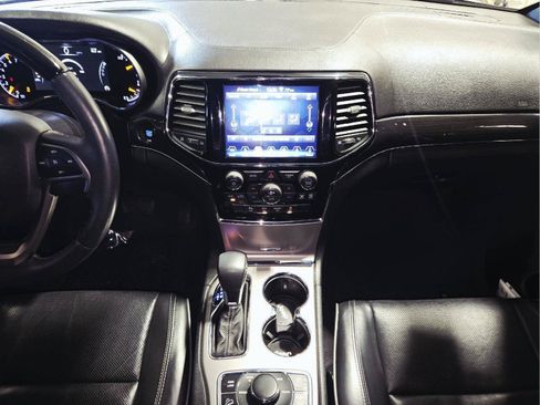 Used 2019 Jeep Grand Cherokee Overland AWD/4WD image 54