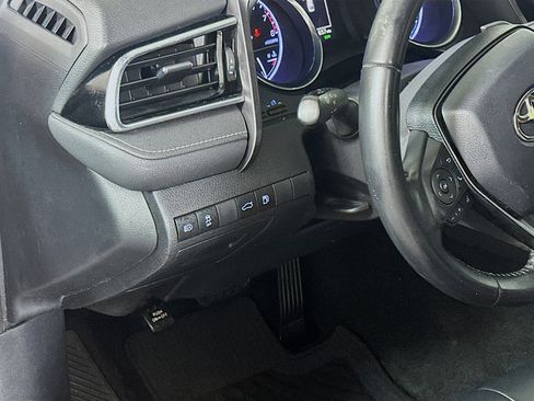 Used 2018 Toyota Camry SE w/ Convenience Package image 17