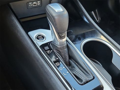 Used 2024 Nissan Altima 2.5 SV image 11