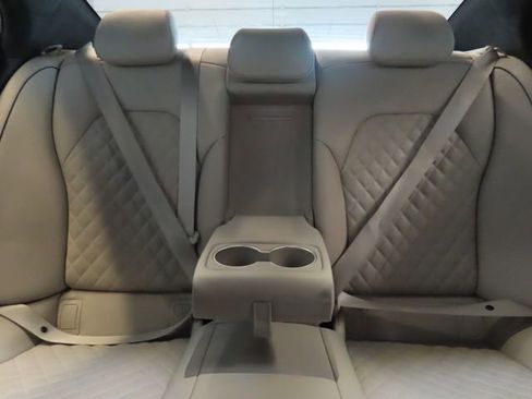 Used 2022 Genesis G70 3.3T RWD image 34
