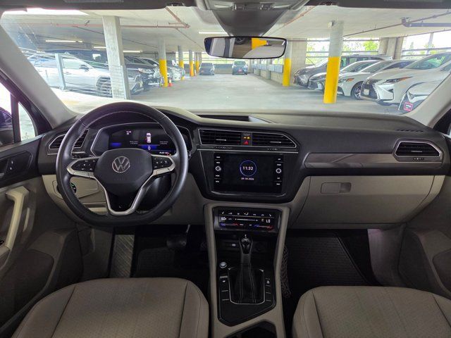Used 2023 Volkswagen Tiguan SE FWD image 16