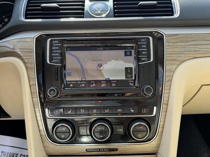 Used 2019 Volkswagen Jetta SE w/ Cold Weather Package