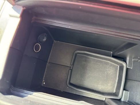 Used 2023 Toyota Highlander XLE image 21