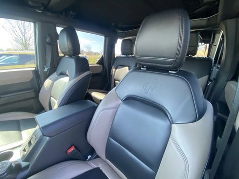 Used 2024 Ford Bronco Wildtrak image 6