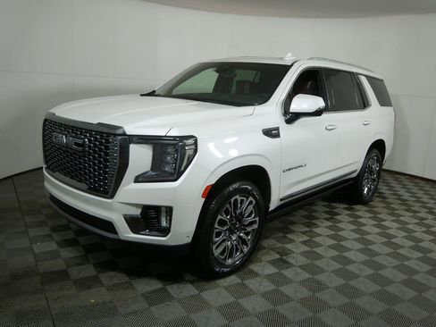 Used 2023 GMC Yukon Denali Ultimate image 7