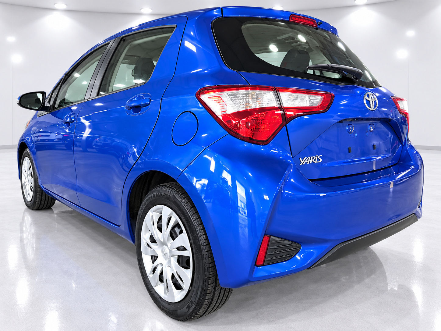 Used 2018 Toyota Yaris L FWD image 6