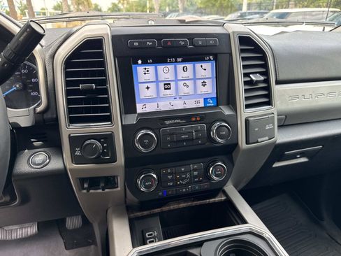 Used 2019 Ford F350 Lariat w/ Lariat Ultimate Package AWD/4WD image 24