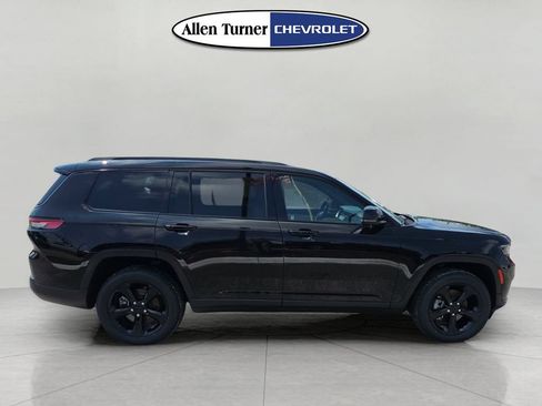 Used 2023 Jeep Grand Cherokee L Limited w/ Luxury Tech Group II AWD/4WD image 3