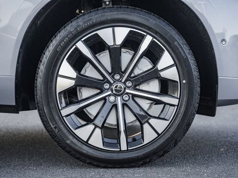 New 2026 Volvo XC60 B5 Plus w/ Protection Package Premier image 17