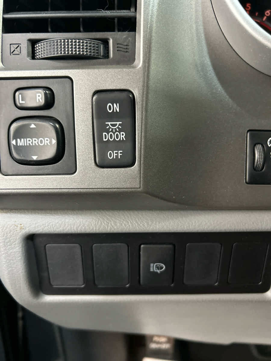 Used 2015 Toyota Sequoia SR5 AWD/4WD image 20