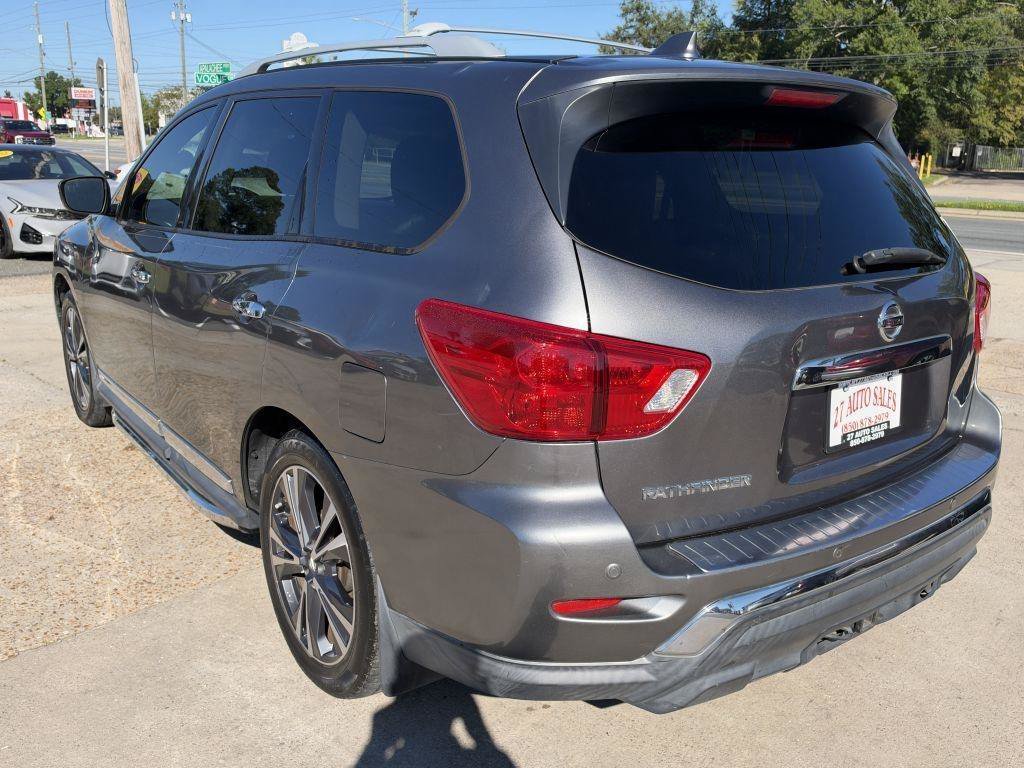 Used 2020 Nissan Pathfinder Platinum FWD image 7