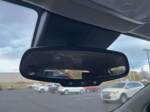 Used 2022 Chevrolet Trax LT w/ LT Convenience Package image 25