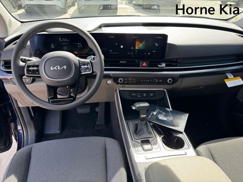 New 2026 Kia Carnival LX image 12