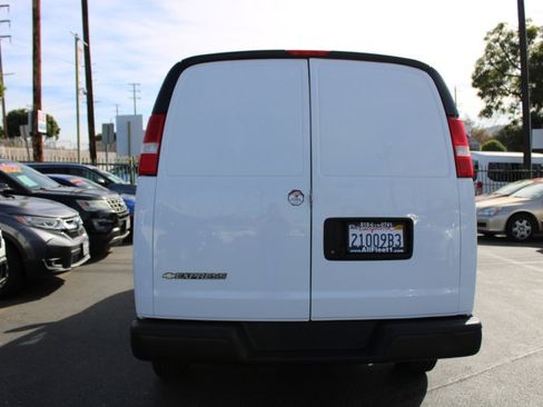 Used 2020 Chevrolet Express 2500 w/ Communications Package image 5