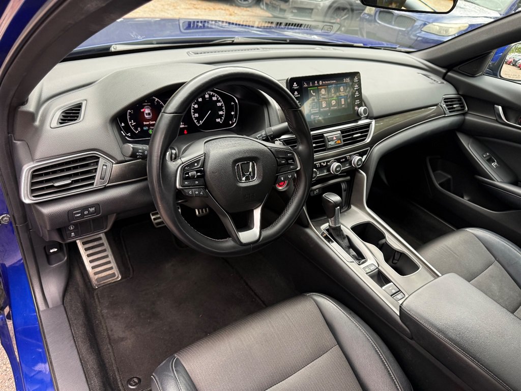 Used 2018 Honda Accord Sport image 10