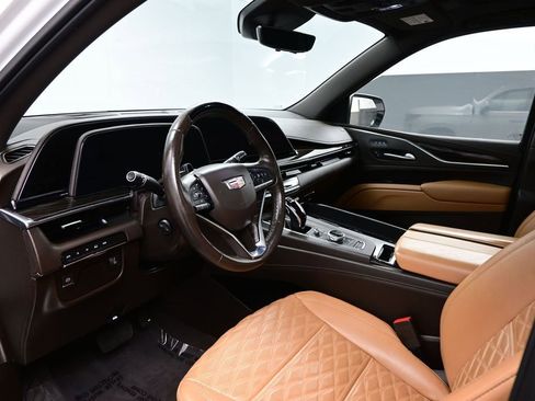 Used 2022 Cadillac Escalade Premium Luxury AWD/4WD image 8