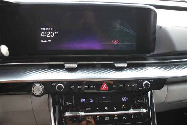 Used 2024 Kia Carnival SX Prestige FWD image 4