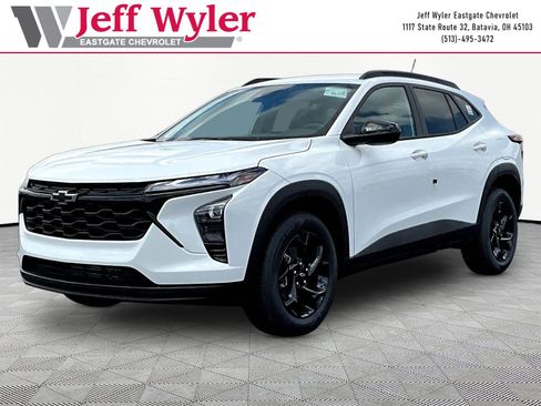 New 2026 Chevrolet Trax LT w/ Driver Confidence Package FWD image 1