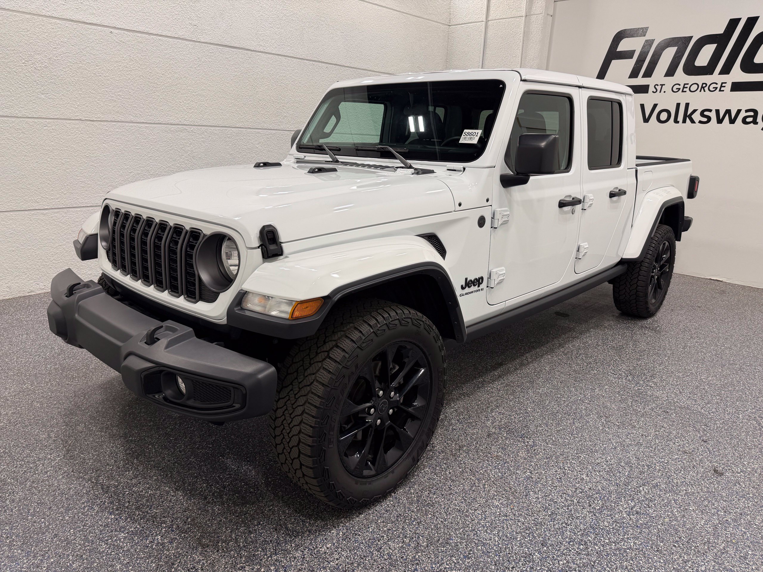 Used 2025 Jeep Gladiator Sport AWD/4WD image 1