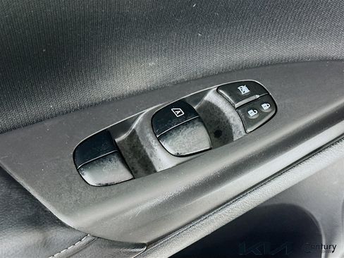 Used 2017 Nissan Sentra S image 16