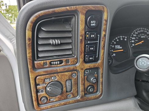 Used 2003 Chevrolet Tahoe Z71 AWD/4WD image 23