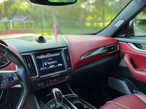 Used 2017 Maserati Levante S image 9