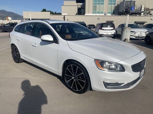 Used 2016 Volvo V60 T5 Premier w/ Convenience Package image 7