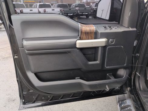 Used 2019 Ford F150 Lariat w/ Equipment Group 502A Luxury image 10