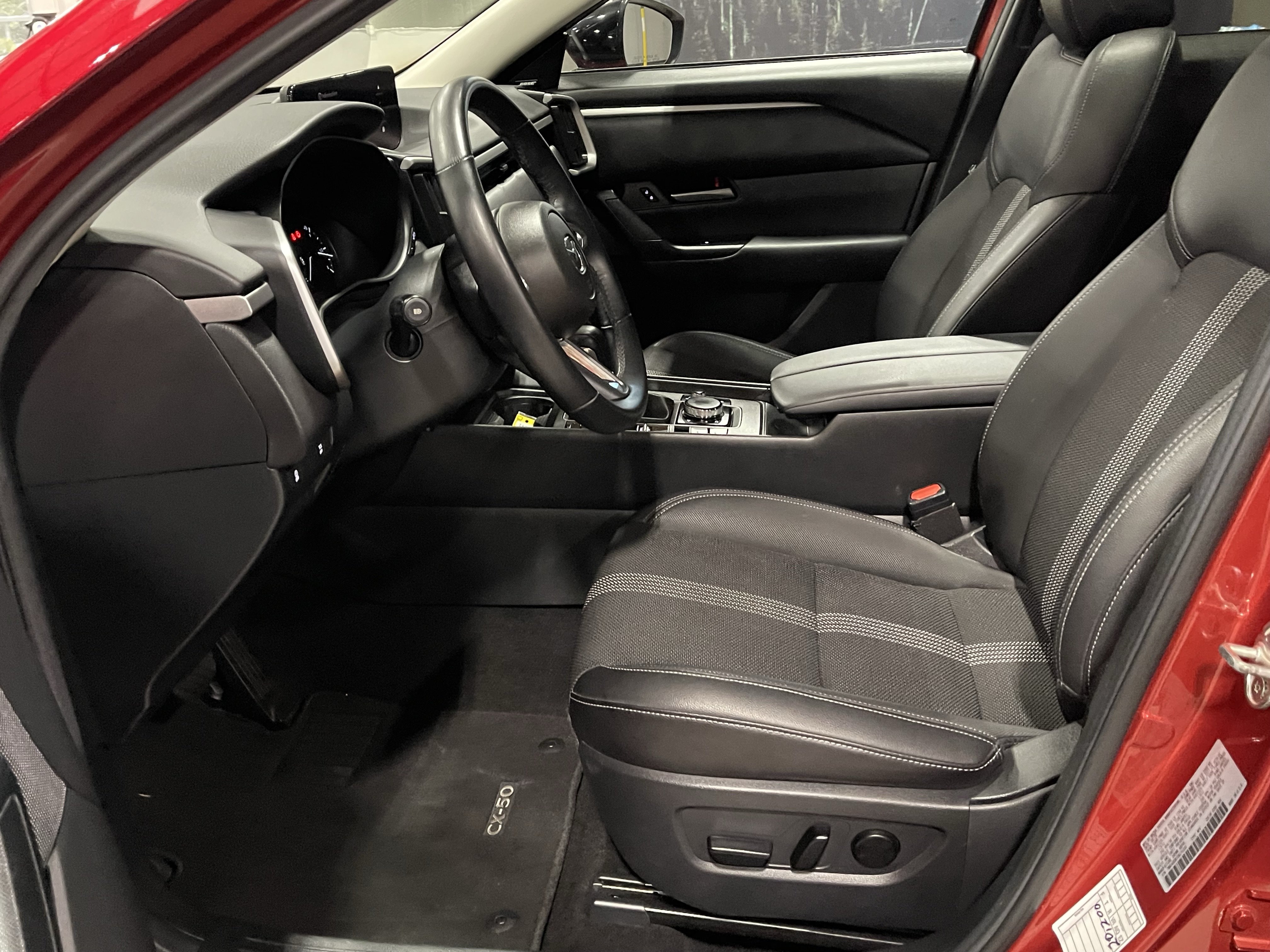 Used 2025 MAZDA CX-50 AWD 2.5 S w/ Premium Package image 11
