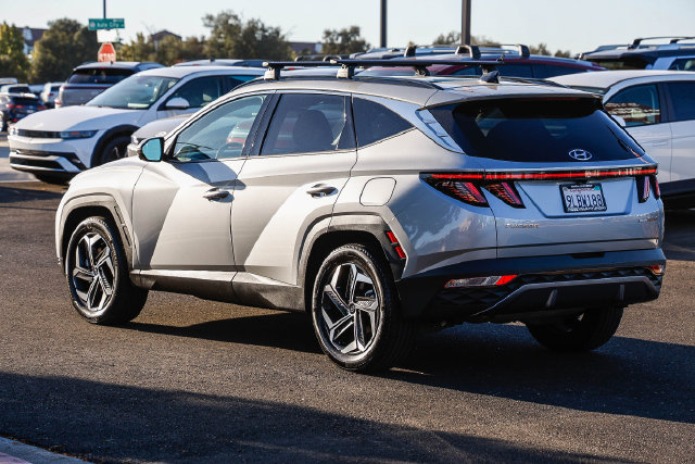 Certified 2024 Hyundai Tucson Limited AWD/4WD image 2