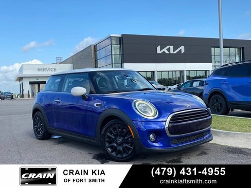 Used 2021 MINI Cooper 2-Door Hardtop FWD image 1