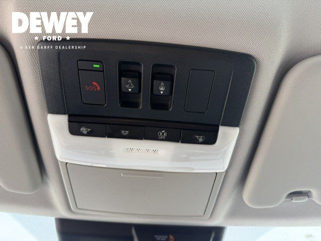 Used 2023 Mitsubishi Outlander SE Black Edition AWD/4WD image 18