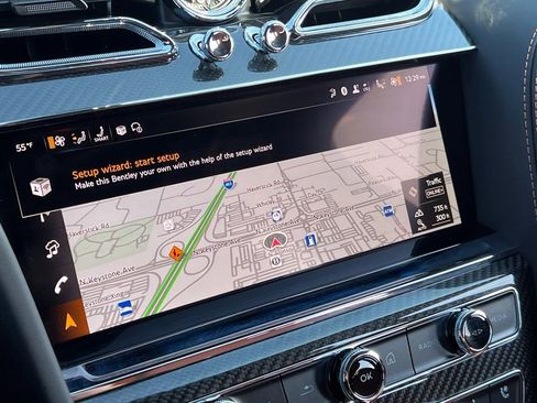 Used 2025 Bentley Bentayga image 36