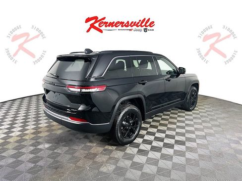 New 2026 Jeep Grand Cherokee Altitude image 7