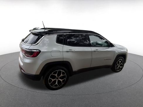 Used 2025 Jeep Compass Limited image 15