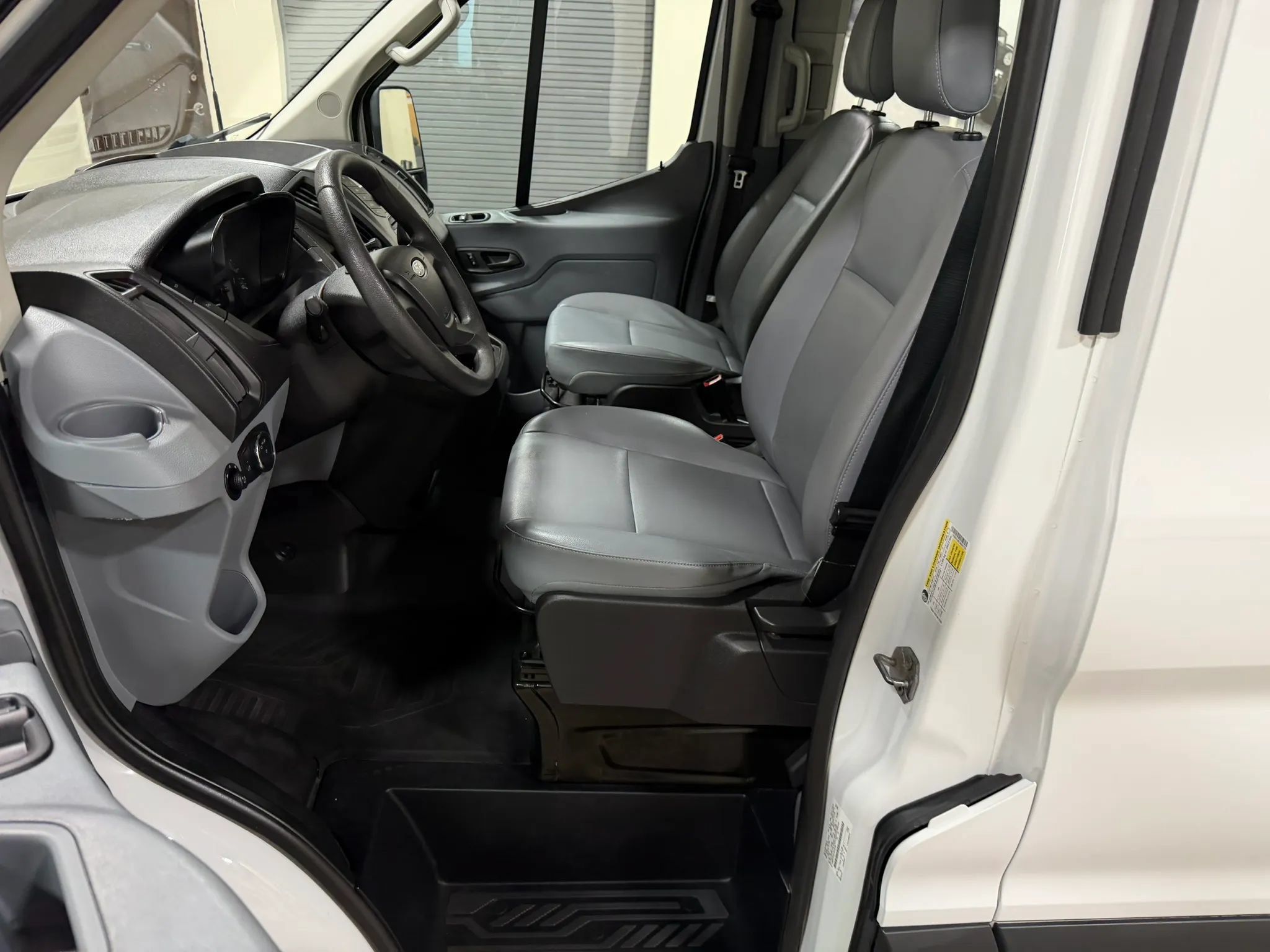 Used 2018 Ford Transit 150 XL RWD image 35