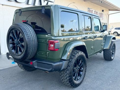 Used 2024 Jeep Wrangler Unlimited Sahara AWD/4WD image 4