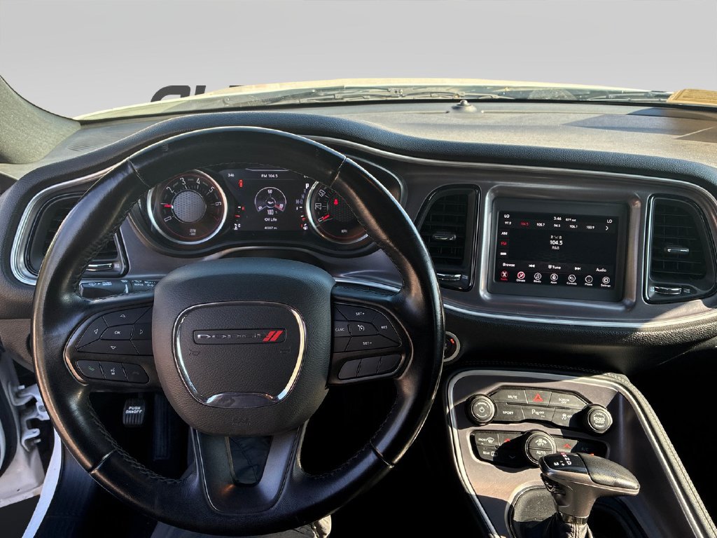 Used 2021 Dodge Challenger SXT w/ Driver Convenience Group RWD image 17