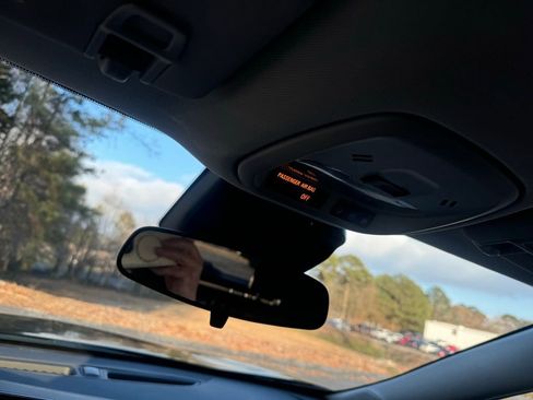 Certified 2025 Chevrolet Trax LS image 23