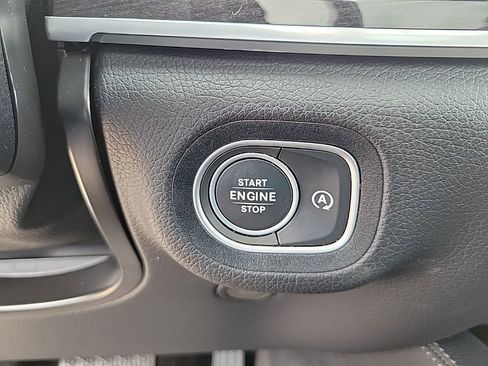 Used 2023 Mercedes-Benz GLS 450 4MATIC image 23