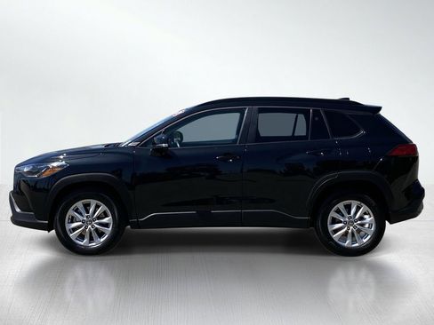 Certified 2025 Toyota Corolla Cross LE image 2