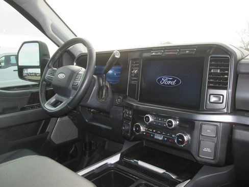 Used 2024 Ford F250 Lariat AWD/4WD image 21