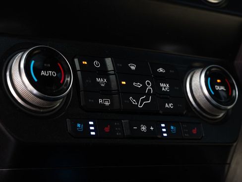 Used 2020 Ford F350 Limited AWD/4WD image 22