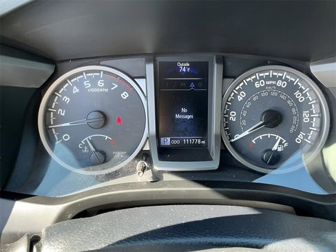 Used 2016 Toyota Tacoma SR5 image 28