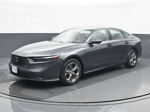 Used 2023 Honda Accord EX image 2