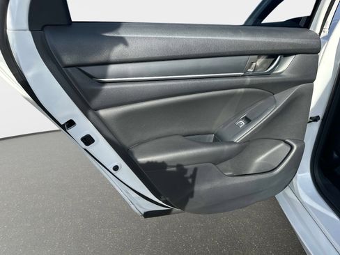 Used 2019 Honda Accord Sport image 11