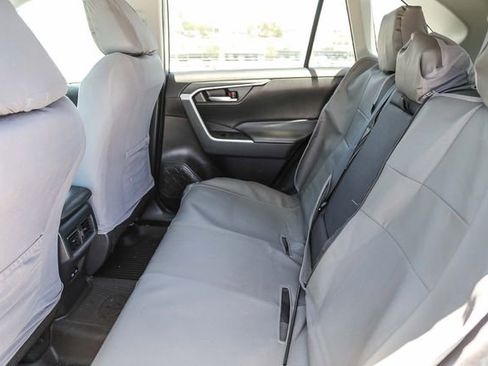 Used 2022 Toyota RAV4 XLE FWD image 17