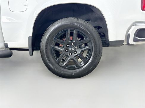 Used 2024 Chevrolet Silverado 1500 Custom w/ Rally Edition RWD image 15